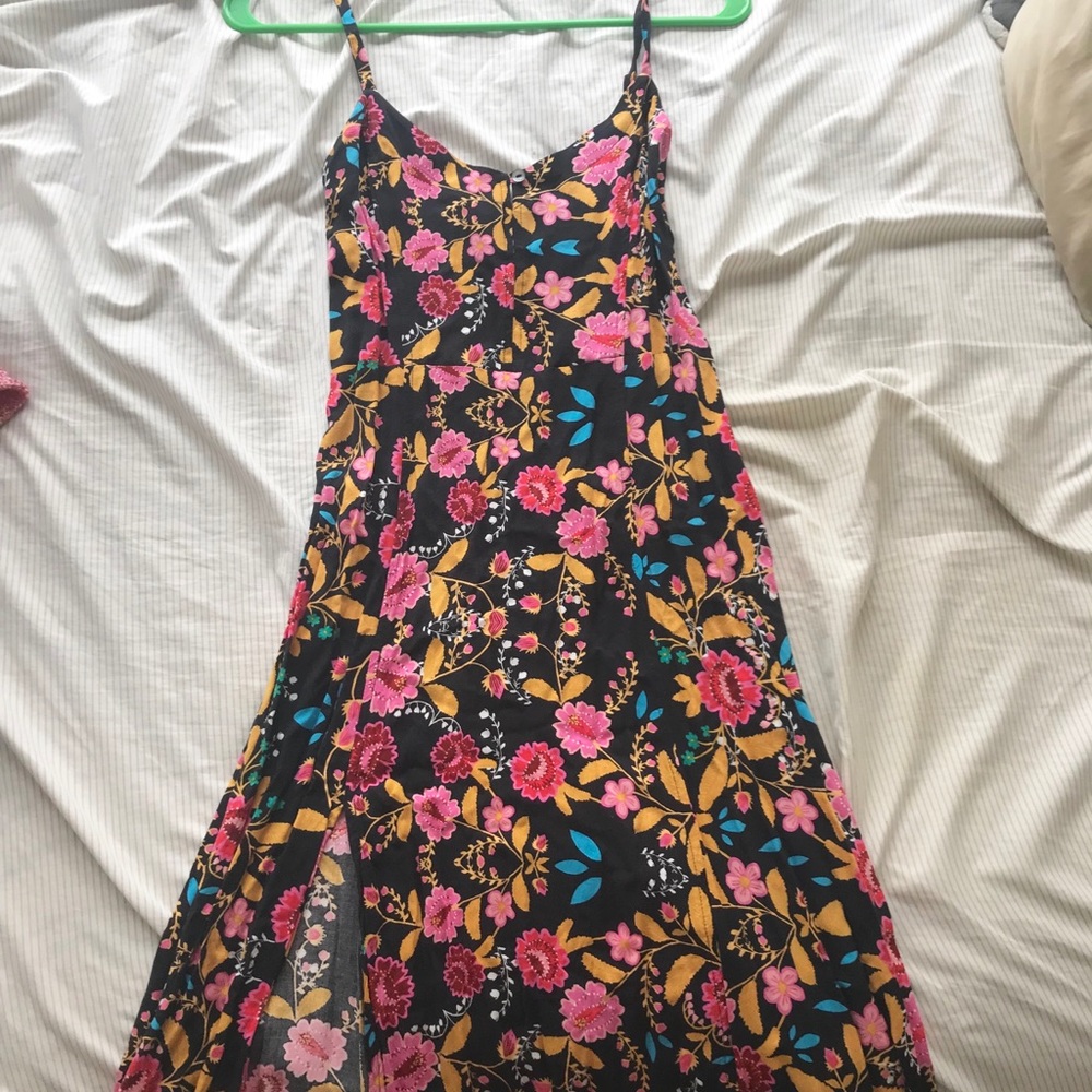 Express floral midi dress.